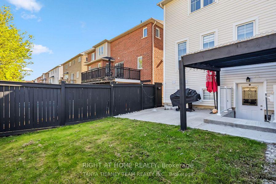 Photo 2 of 21 Rainbow Crescent Rainbow Crescent, Whitby, Brooklin — HOMEH