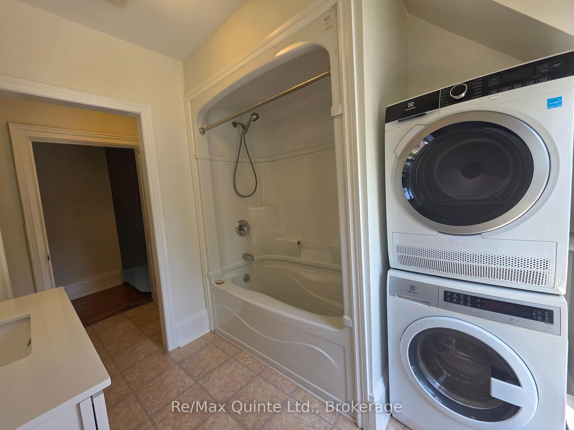 Photo 12 of 83 Union Street, Prince Edward County, Picton — HOMEH
