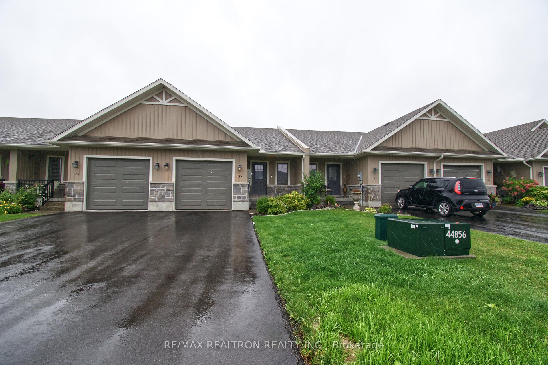 Photo 3 of 35 Cobblestone Street, Belleville, Belleville Ward — HOMEH