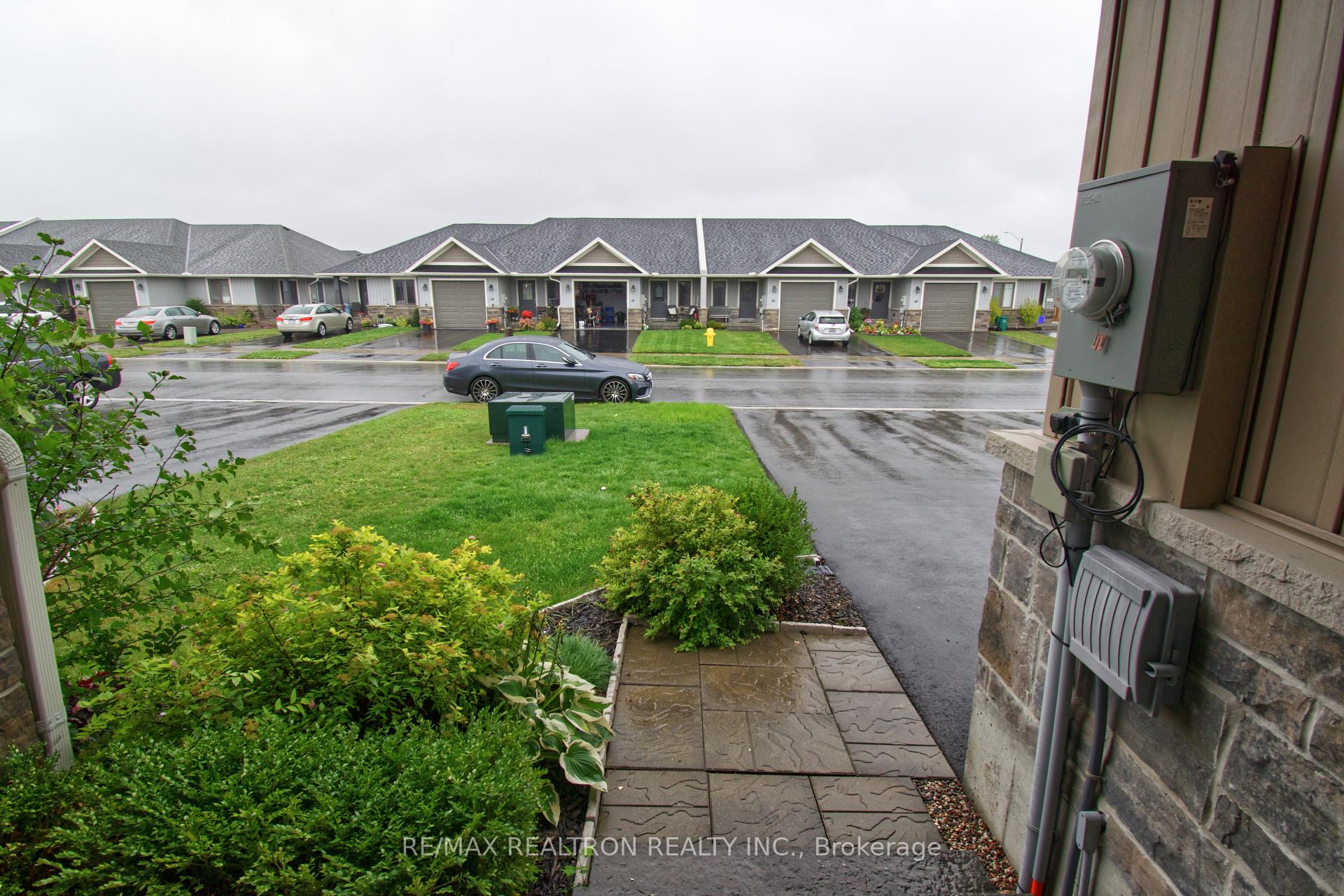 Photo 4 of 35 Cobblestone Street, Belleville, Belleville Ward — HOMEH