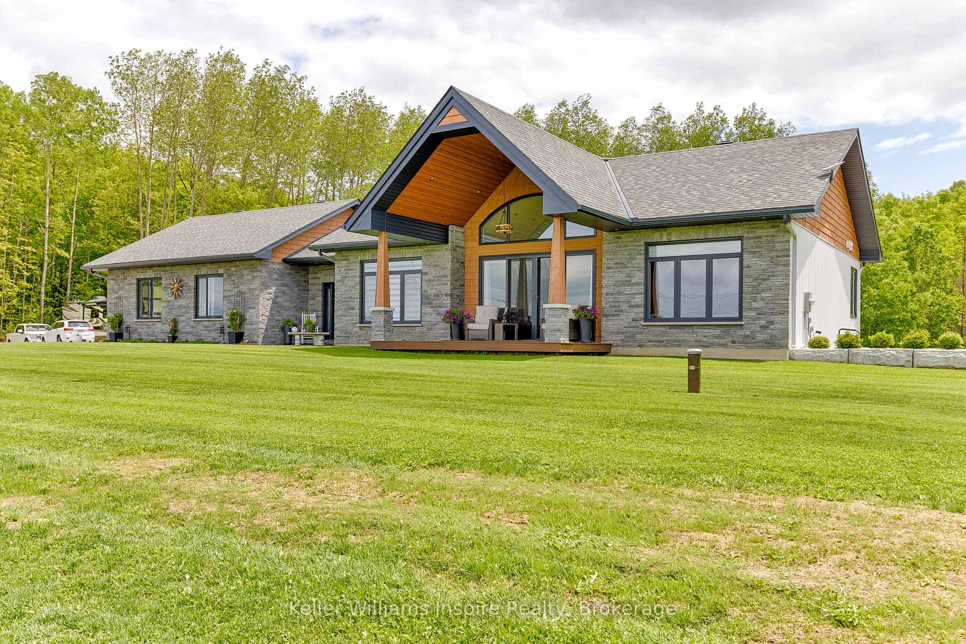 Photo of 402 Lapasse Road