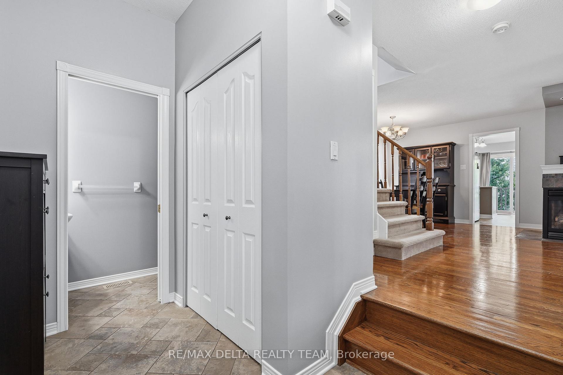 Photo 5 of 1130 Marchant Drive, Ottawa, Avalon East — HOMEH