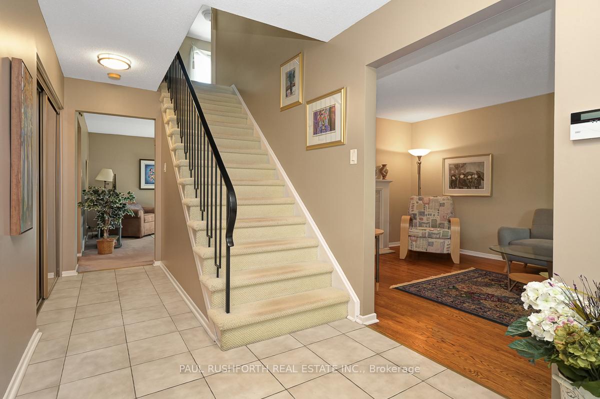 Photo 3 of 10 Cosburn Avenue, Ottawa, Arlington Woods — HOMEH