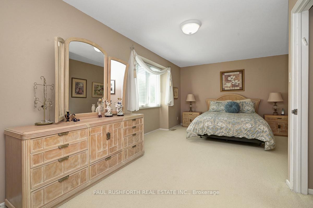Photo 18 of 10 Cosburn Avenue, Ottawa, Arlington Woods — HOMEH