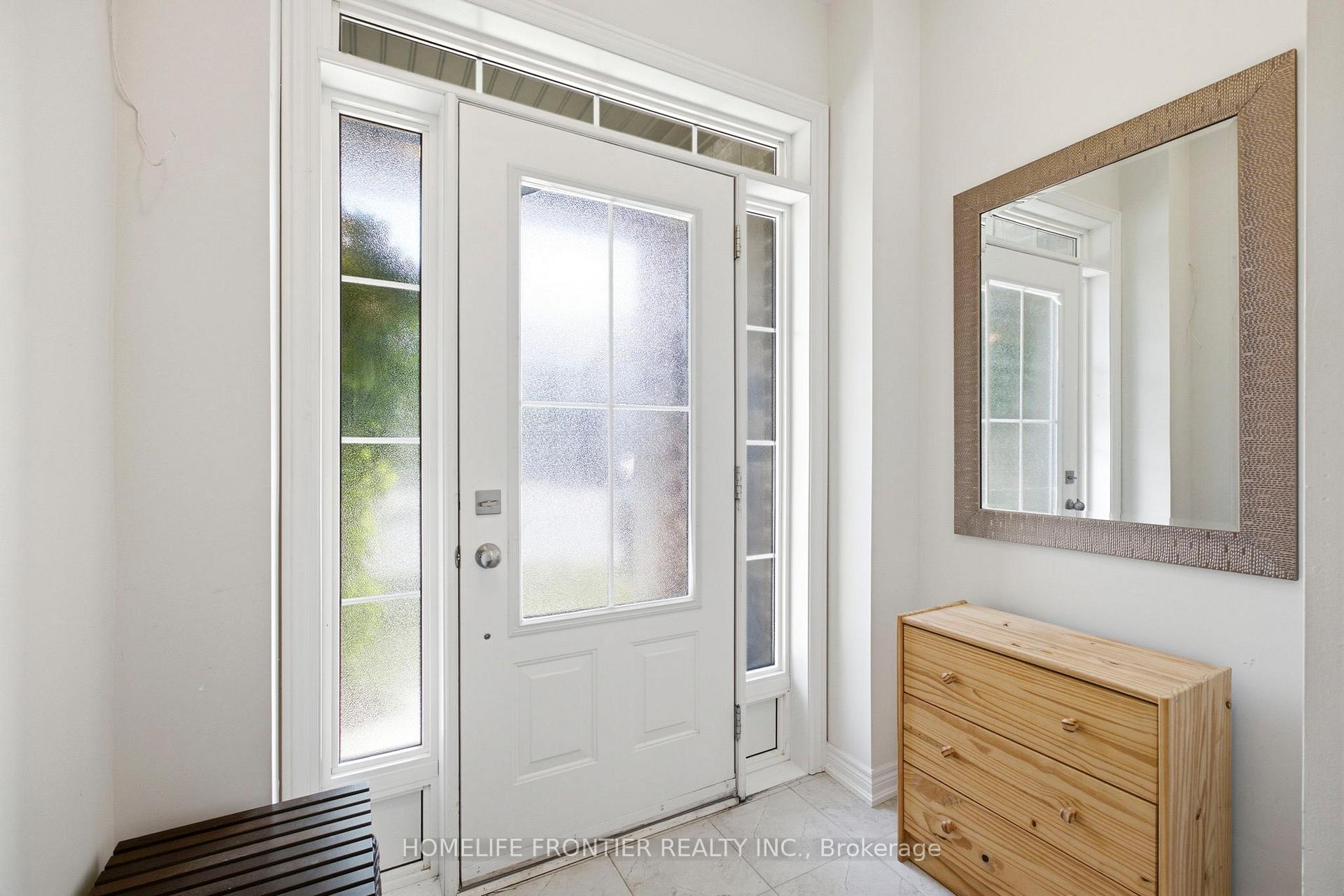 Photo 3 of 80 Walter Proctor Road, East Gwillimbury, Sharon — HOMEH