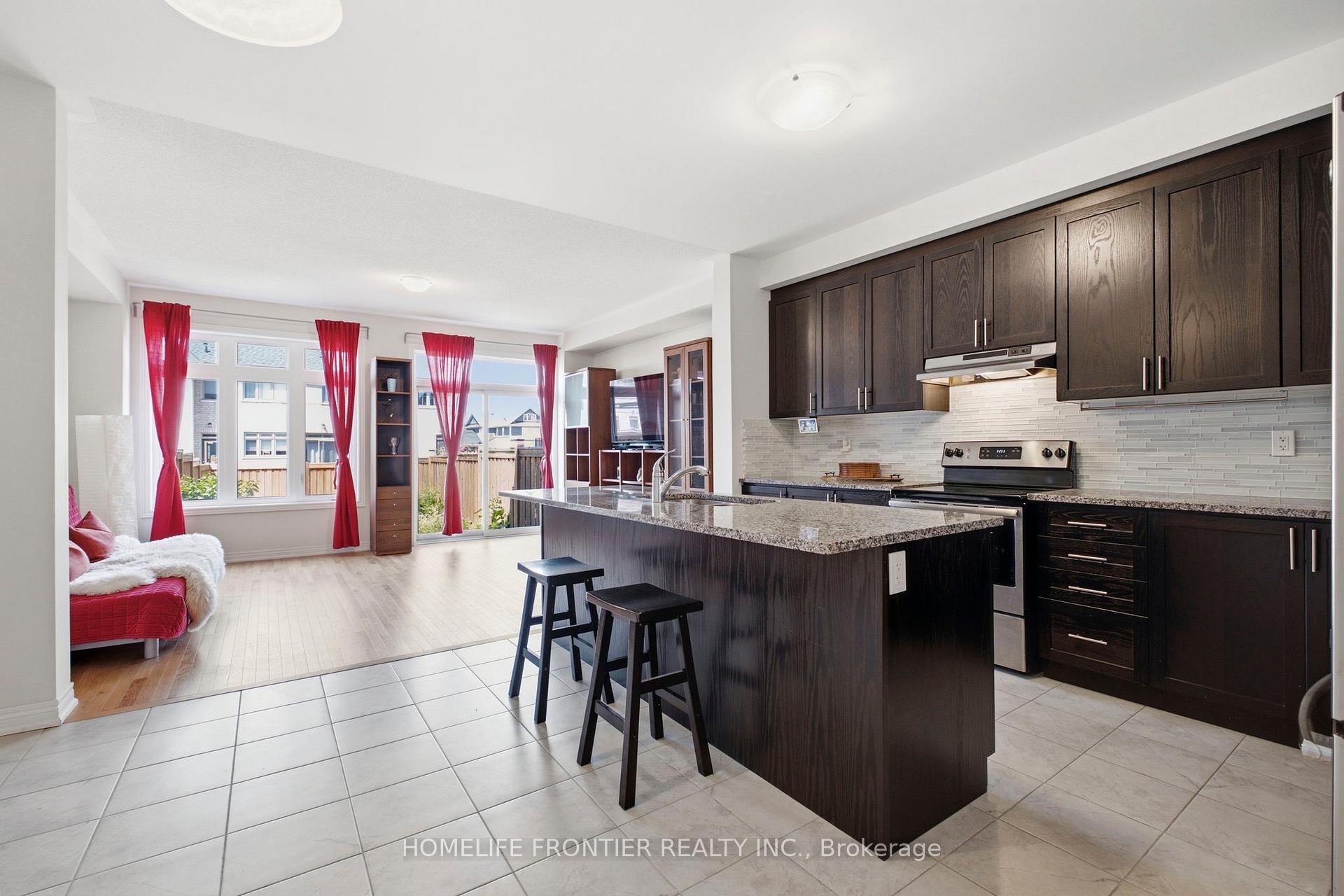Photo 6 of 80 Walter Proctor Road, East Gwillimbury, Sharon — HOMEH