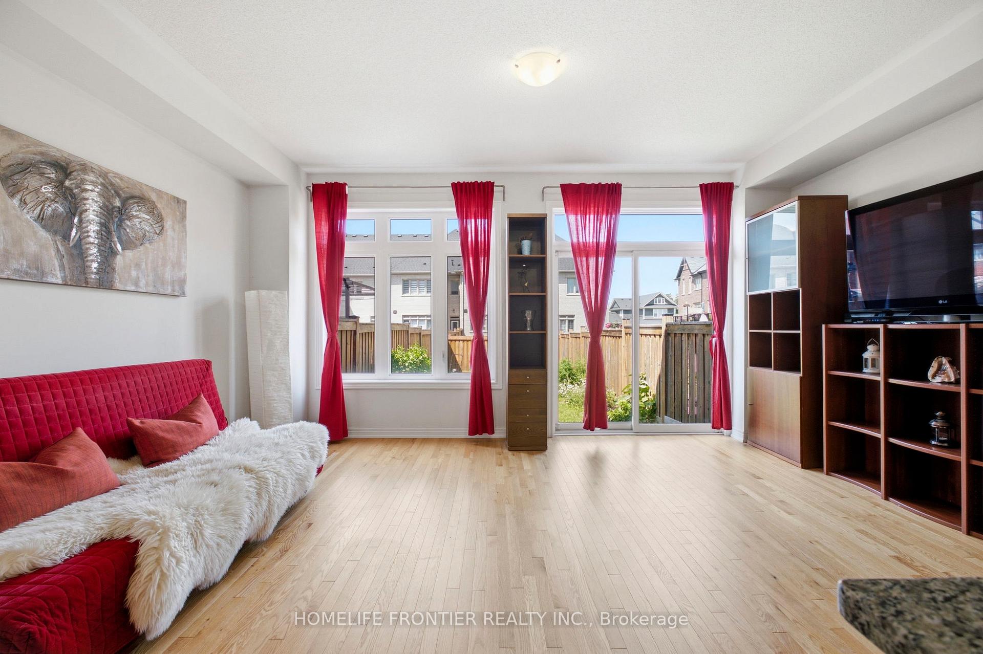 Photo 10 of 80 Walter Proctor Road, East Gwillimbury, Sharon — HOMEH