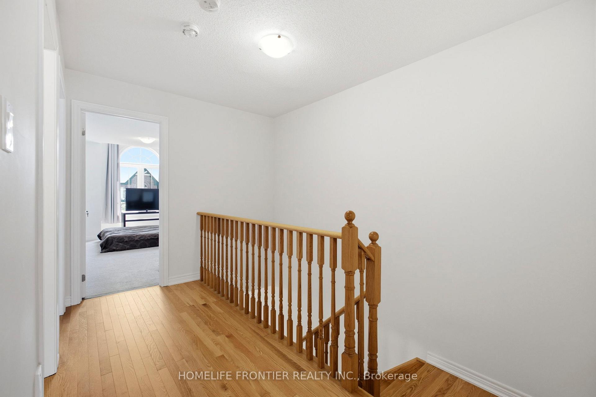Photo 13 of 80 Walter Proctor Road, East Gwillimbury, Sharon — HOMEH