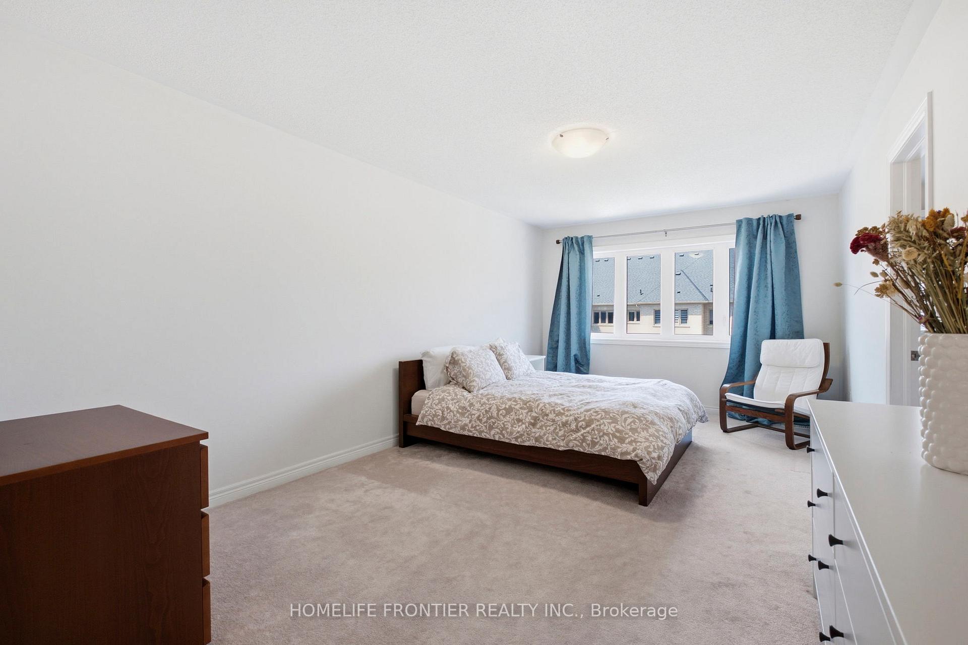 Photo 16 of 80 Walter Proctor Road, East Gwillimbury, Sharon — HOMEH