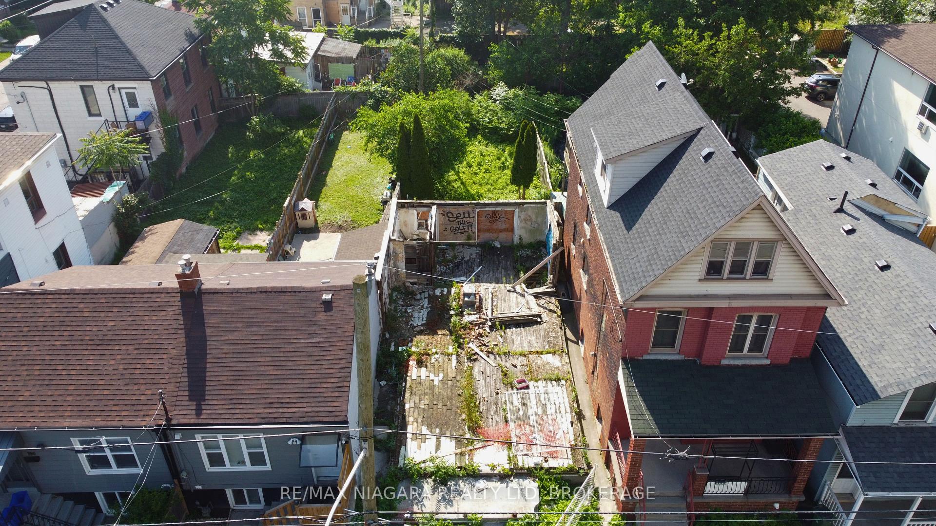 Photo 2 of 186 John Street N, Hamilton, Beasley — HOMEH