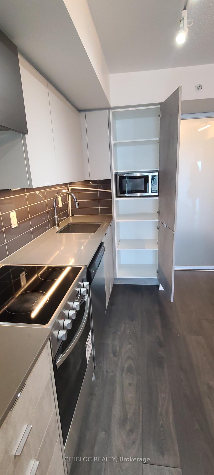 Photo 9 of Unit 1306, 30 Gibbs Road, Etobicoke, Islington-City Centre West — HOMEH