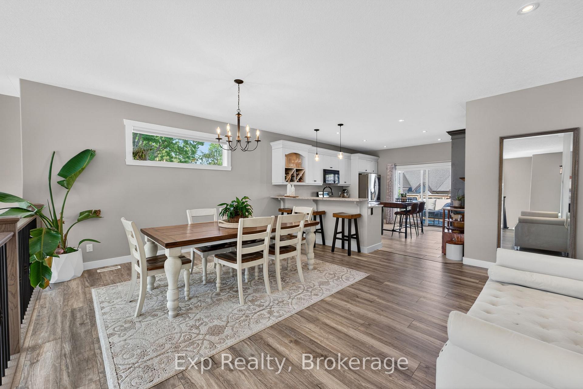 Photo 6 of 564 Sidney Street, Belleville, Belleville Ward — HOMEH