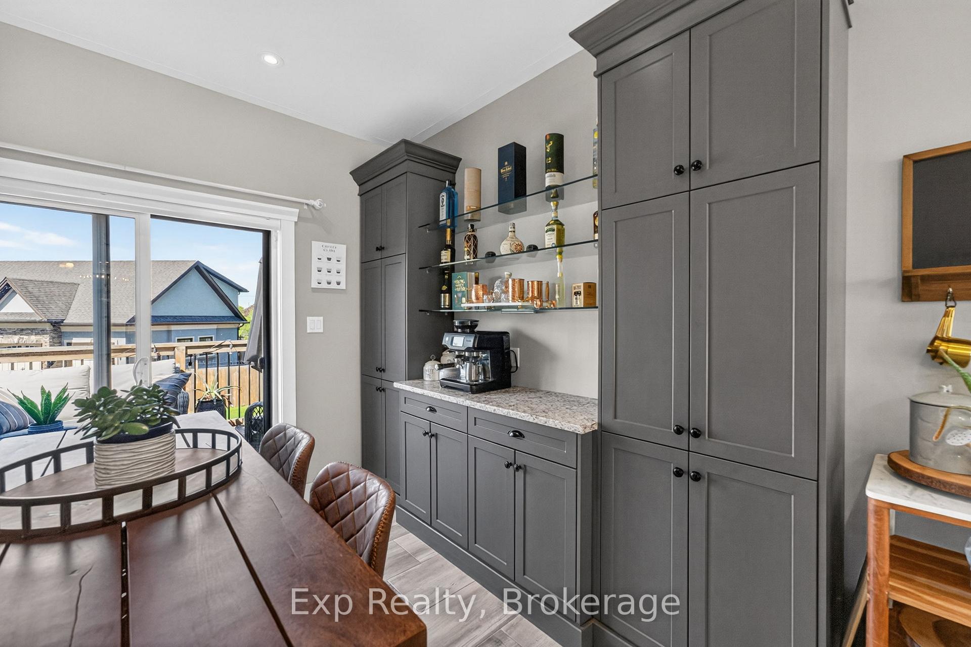 Photo 11 of 564 Sidney Street, Belleville, Belleville Ward — HOMEH