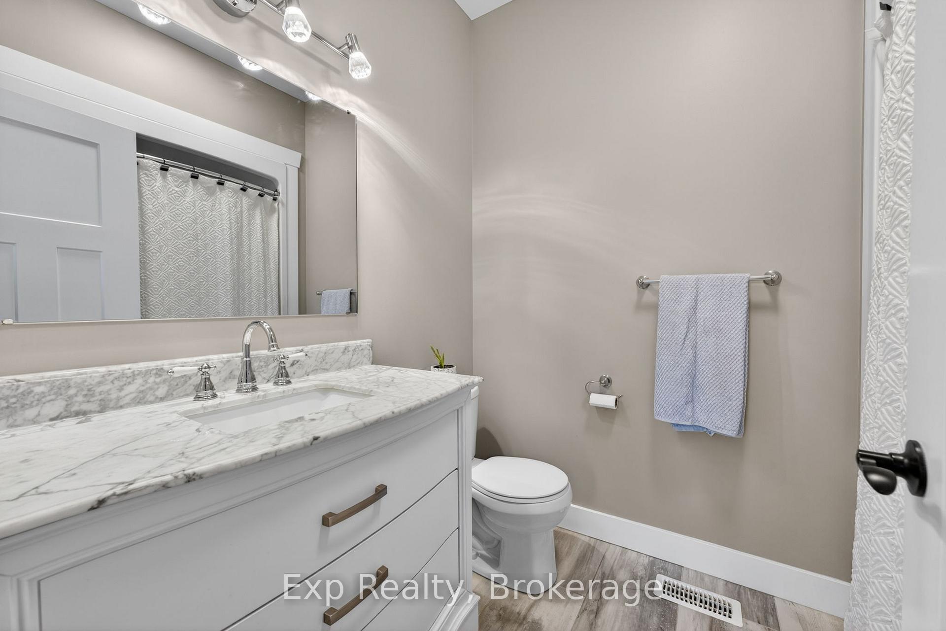 Photo 14 of 564 Sidney Street, Belleville, Belleville Ward — HOMEH