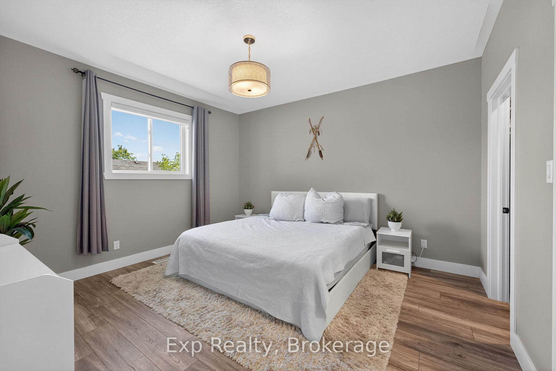 Photo 12 of 564 Sidney Street, Belleville, Belleville Ward — HOMEH