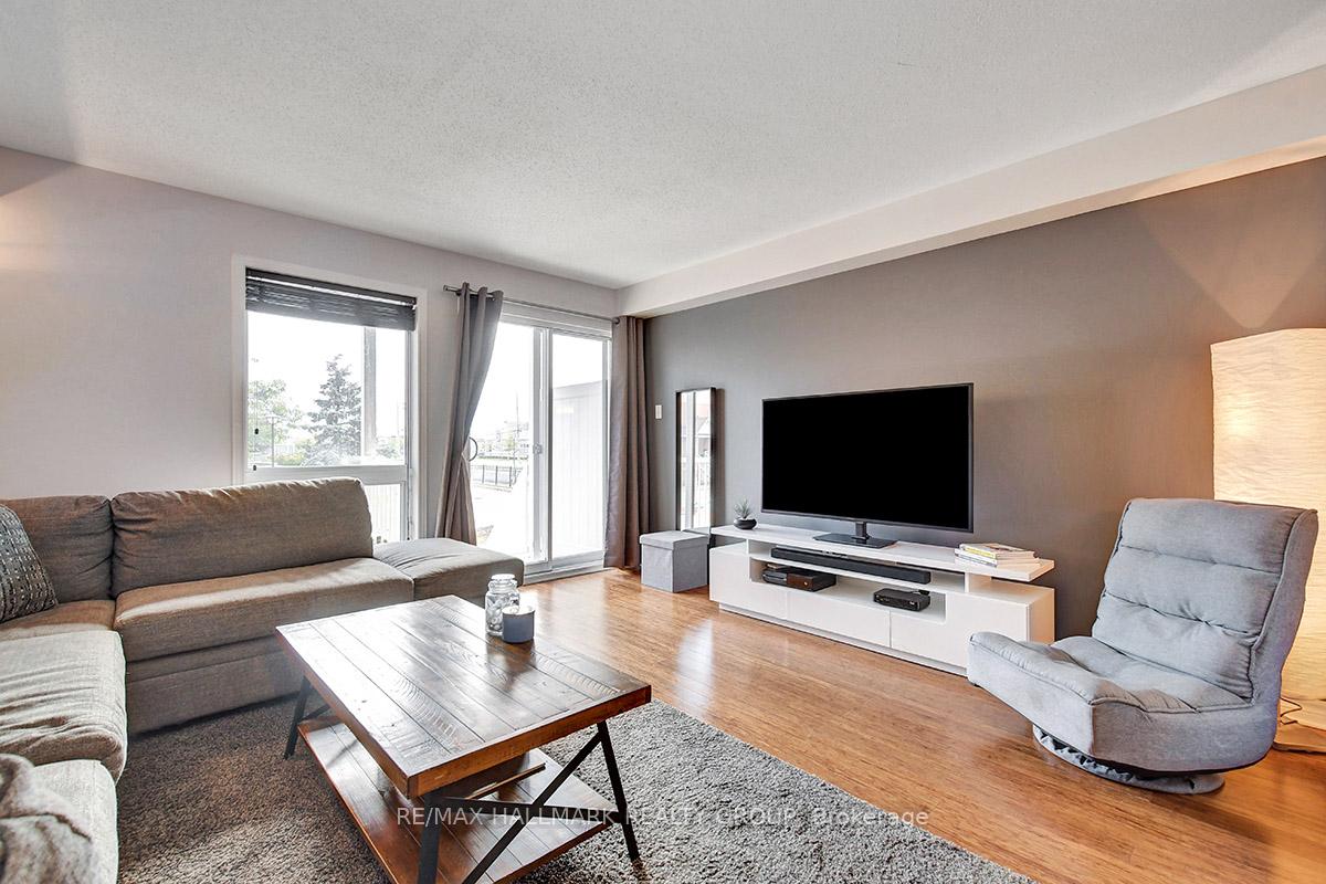 Photo 9 of 16 Lakepointe Drive, Ottawa, Avalon East — HOMEH