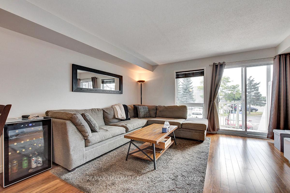 Photo 10 of 16 Lakepointe Drive, Ottawa, Avalon East — HOMEH
