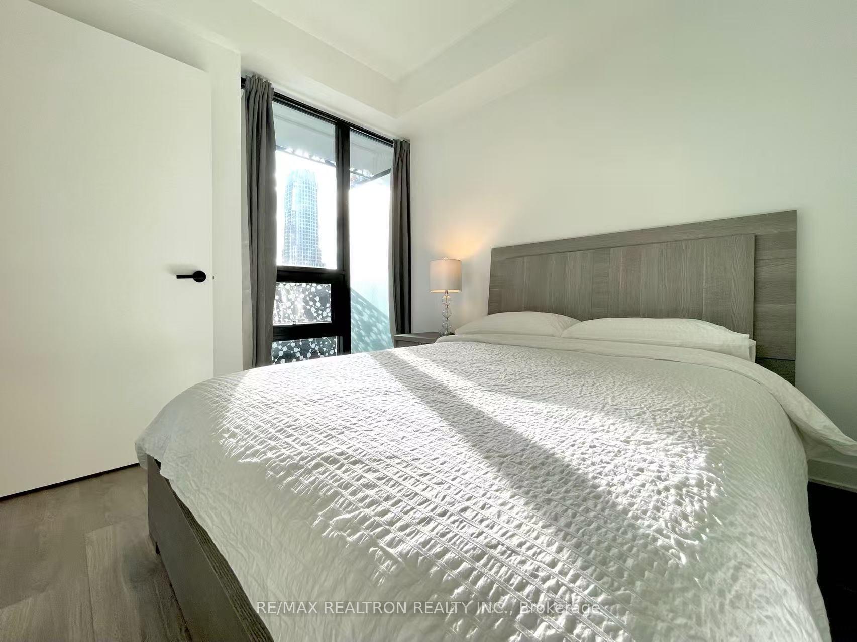 Photo 8 of Unit 1609, 55 Charles Street E, Toronto, Church-Yonge Corridor — HOMEH