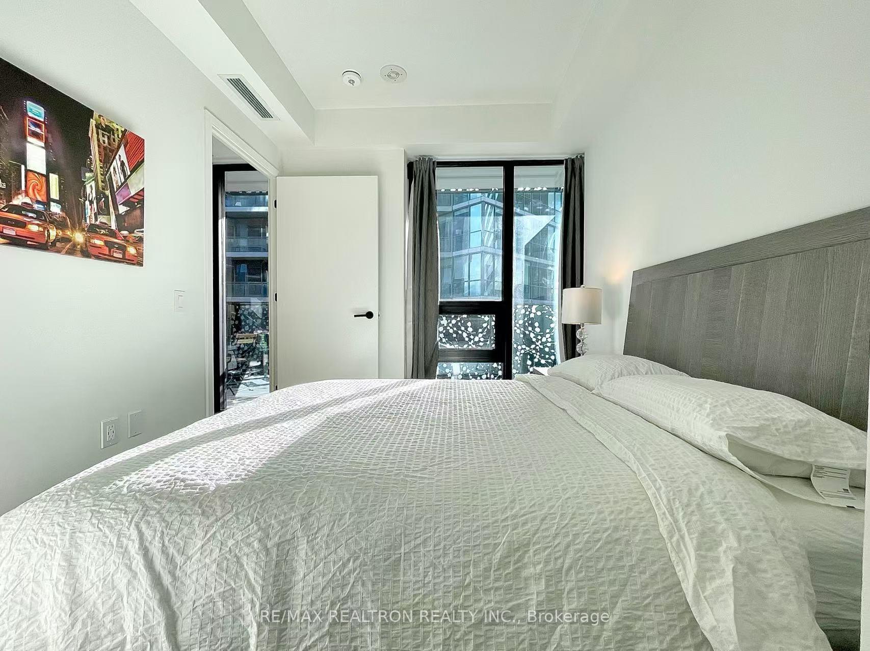 Photo 9 of Unit 1609, 55 Charles Street E, Toronto, Church-Yonge Corridor — HOMEH
