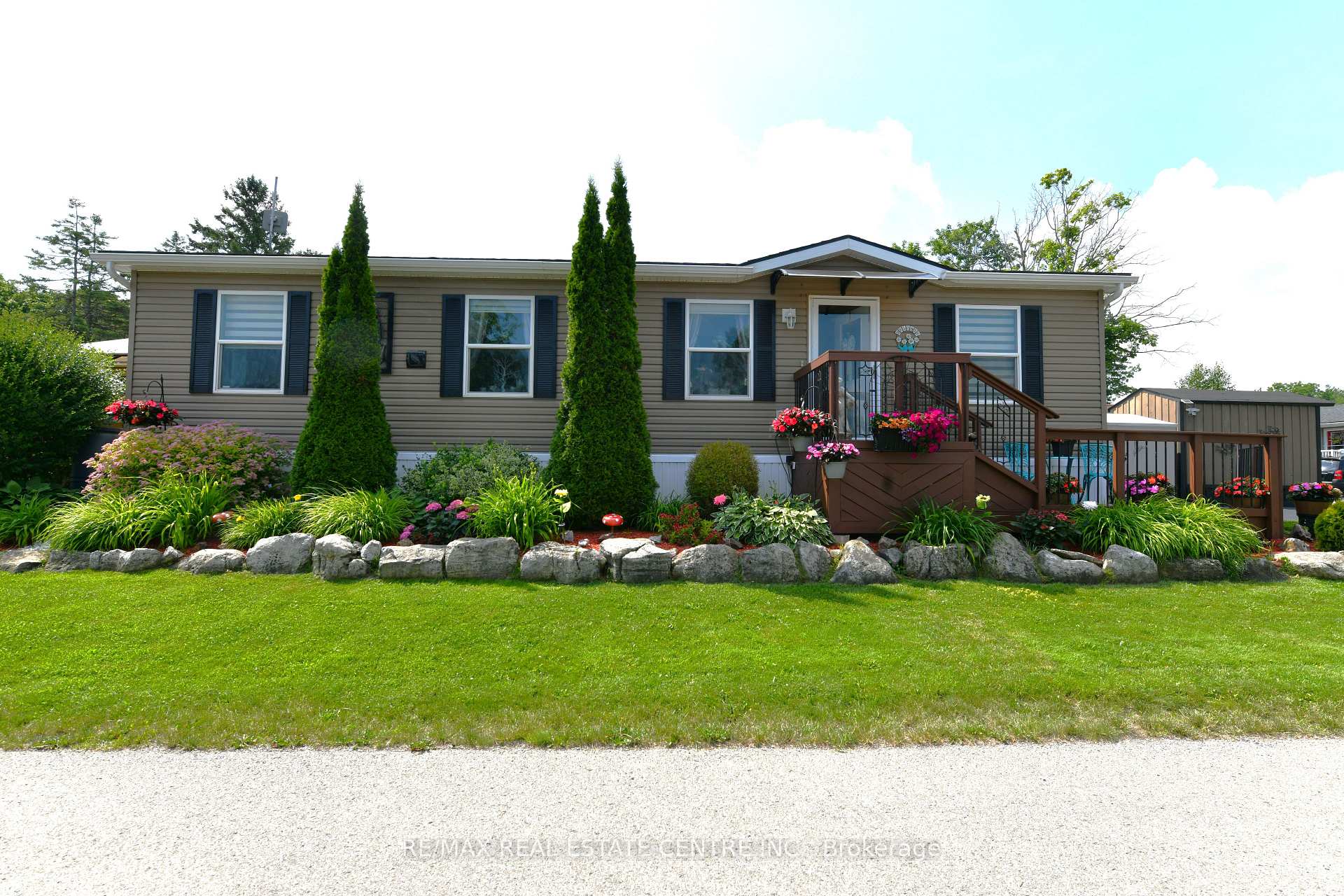 Photo 1 of 1429 Sheffield Road, Hamilton, Rural Flamborough — HOMEH
