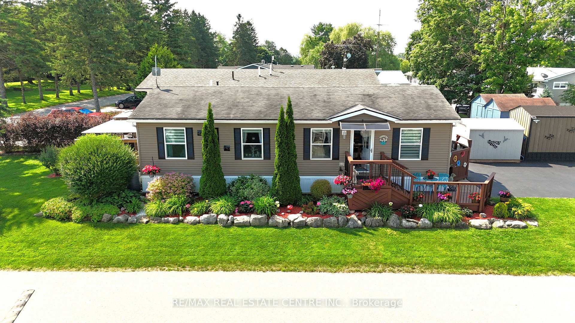 Photo 2 of 1429 Sheffield Road, Hamilton, Rural Flamborough — HOMEH
