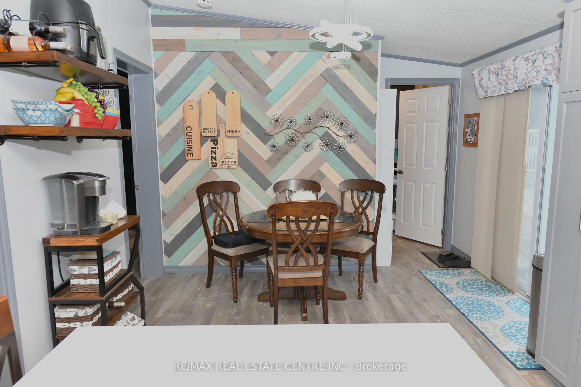 Photo 6 of 1429 Sheffield Road, Hamilton, Rural Flamborough — HOMEH