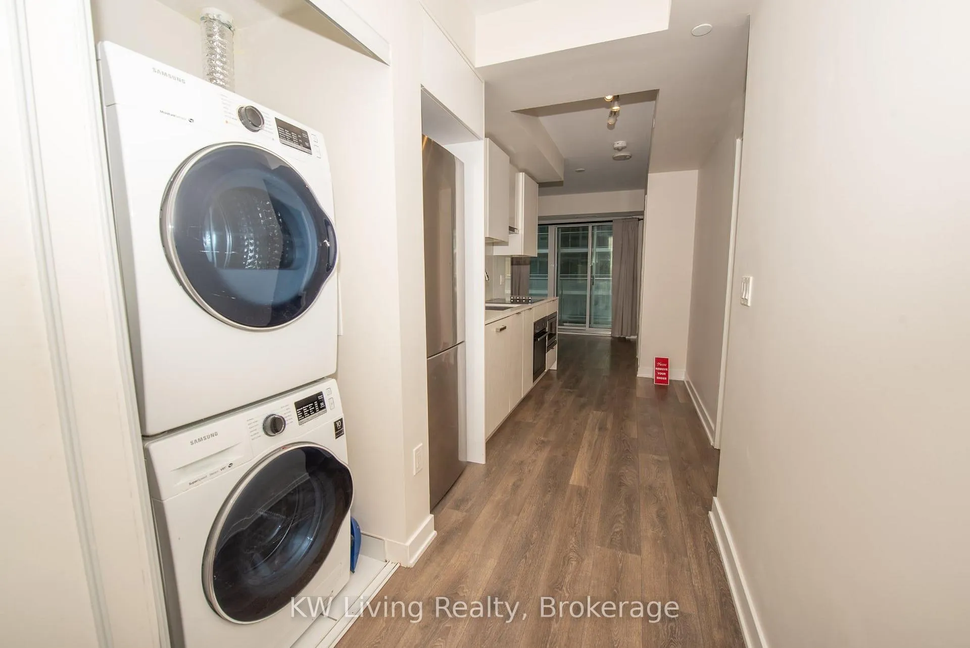 Photo 3 of Unit 1002, 195 Redpath Avenue, Toronto, Mount Pleasant West — HOMEH