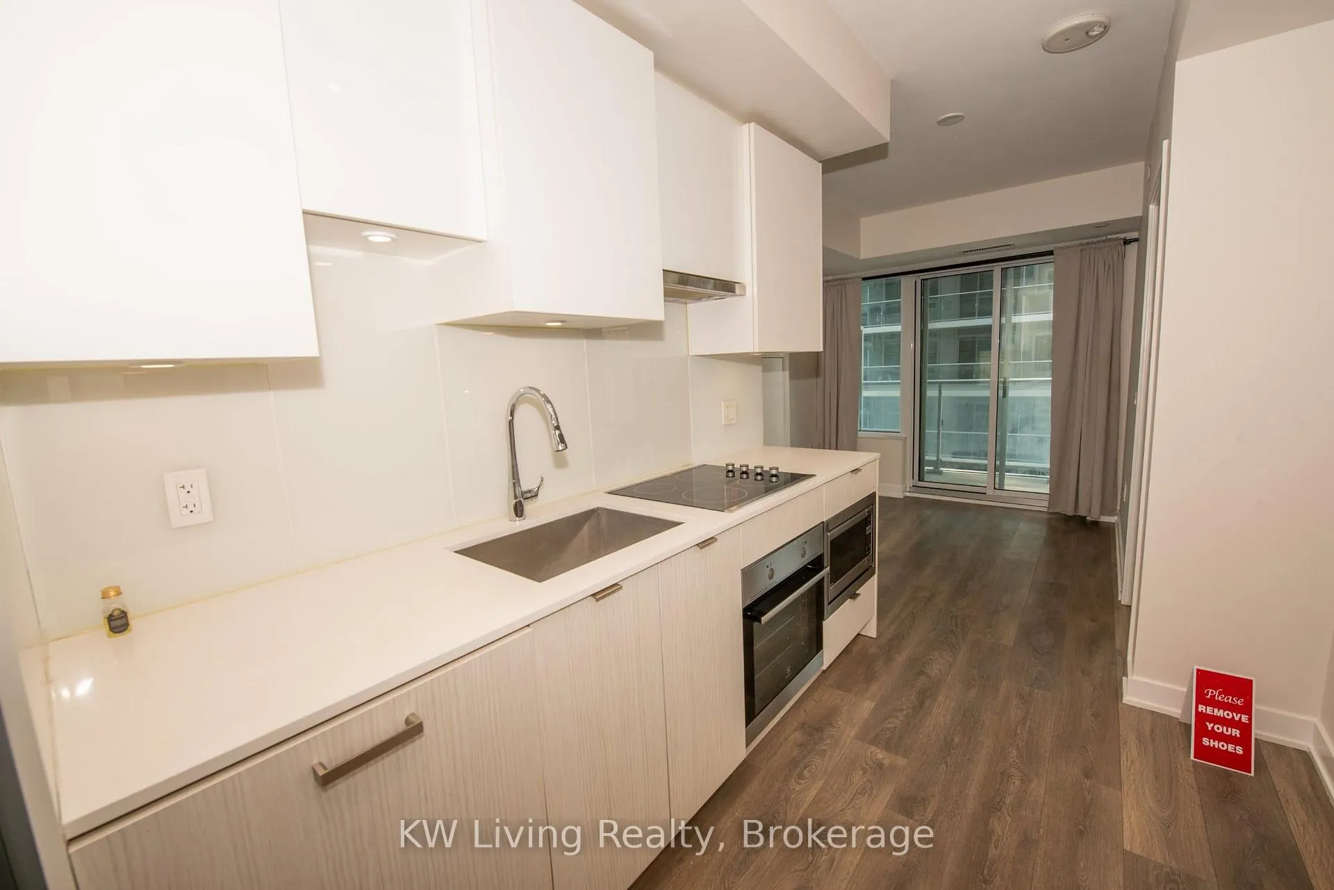 Photo 4 of Unit 1002, 195 Redpath Avenue, Toronto, Mount Pleasant West — HOMEH