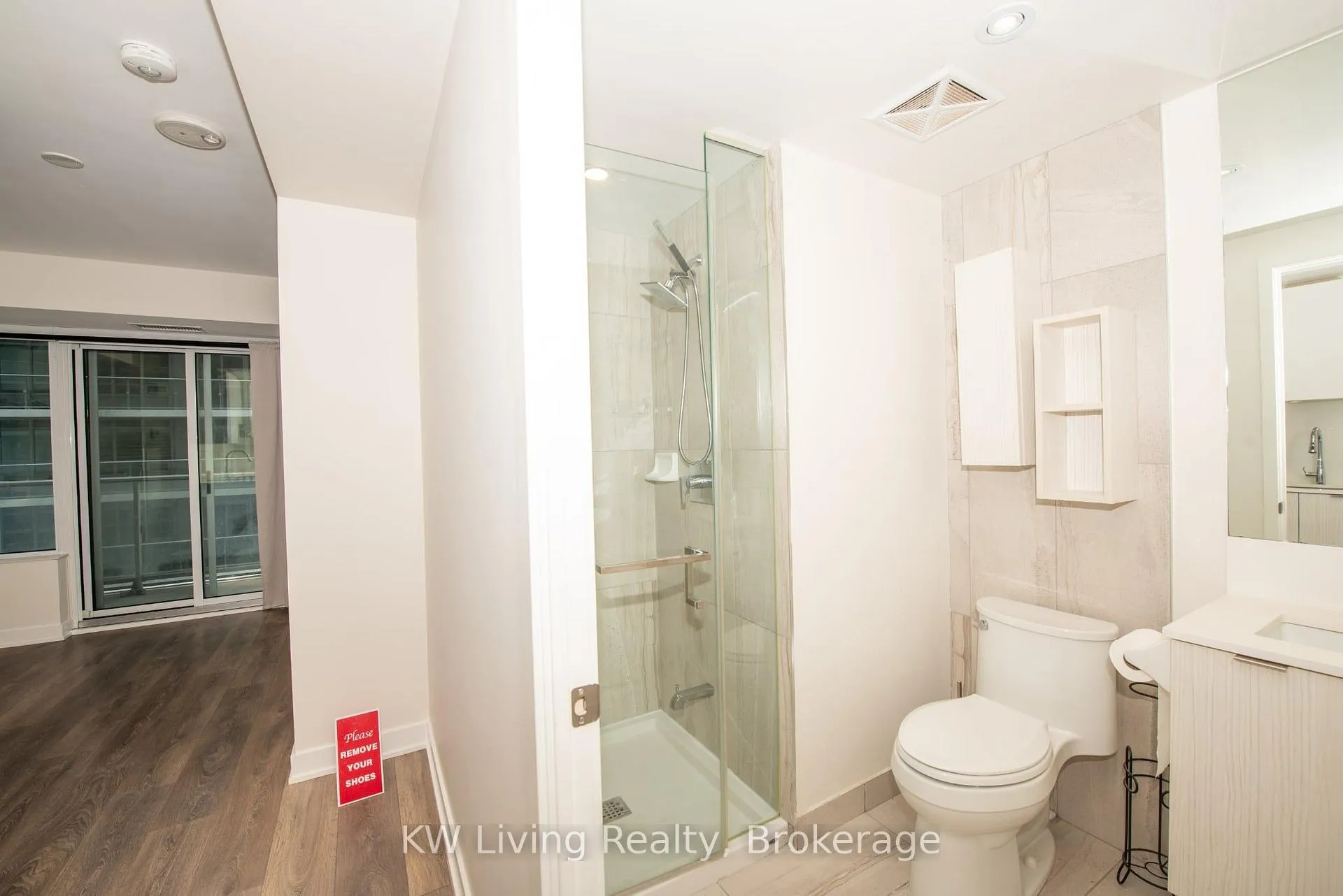 Photo 8 of Unit 1002, 195 Redpath Avenue, Toronto, Mount Pleasant West — HOMEH