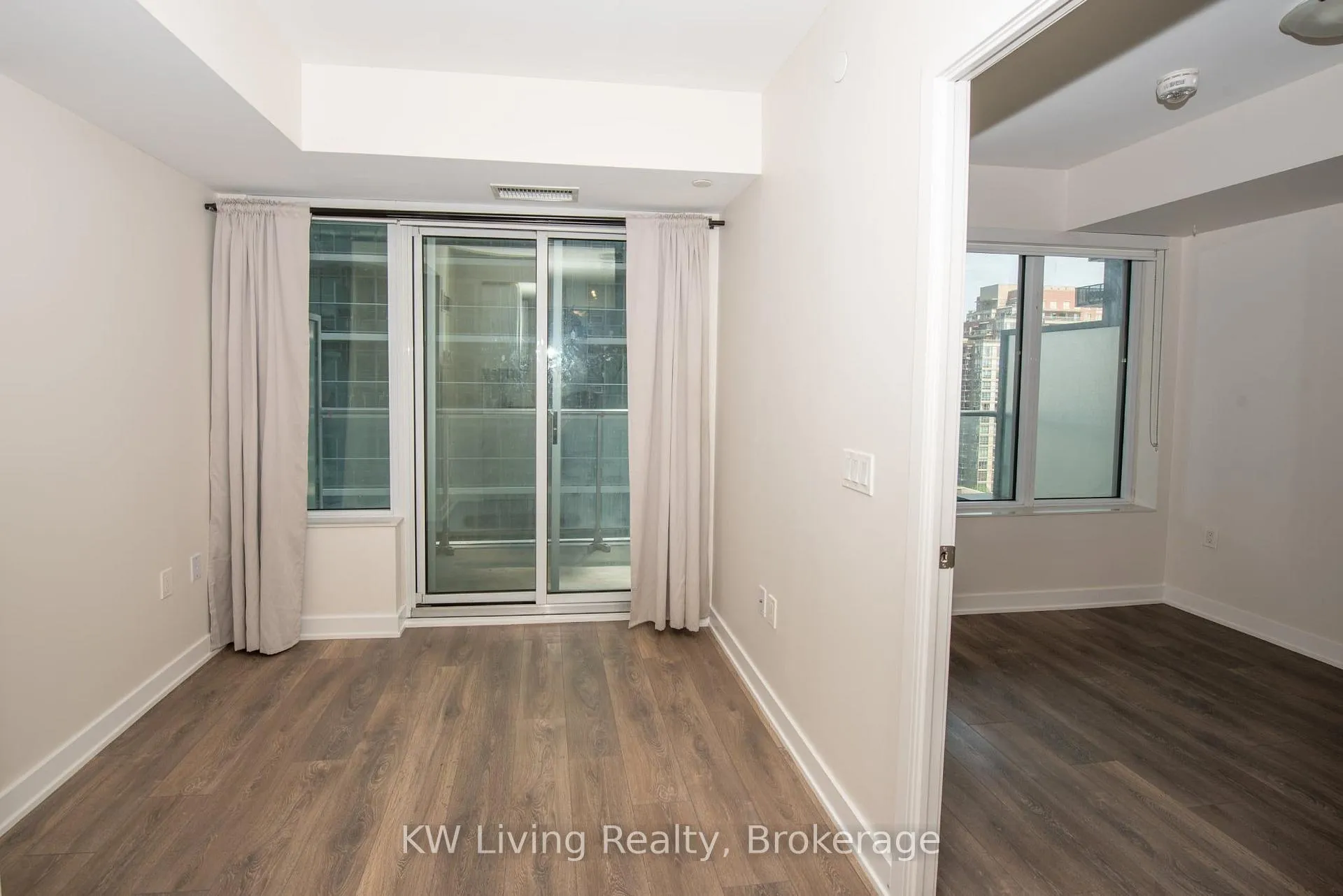 Photo 14 of Unit 1002, 195 Redpath Avenue, Toronto, Mount Pleasant West — HOMEH
