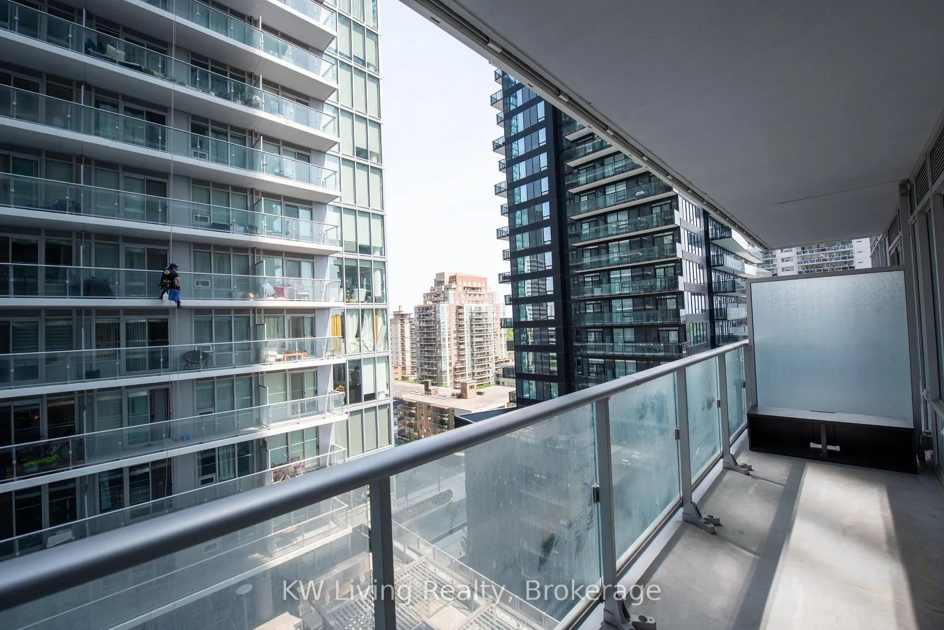 Photo 17 of Unit 1002, 195 Redpath Avenue, Toronto, Mount Pleasant West — HOMEH