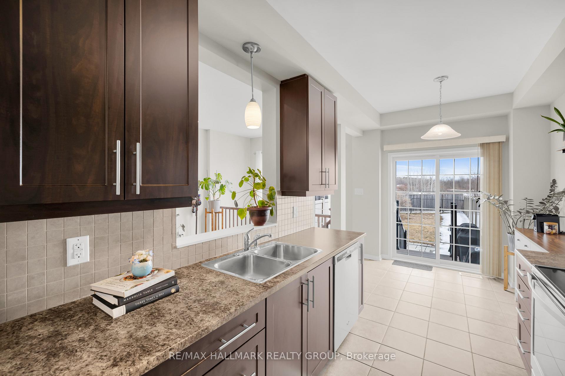 Photo 9 of 132 Laramie Crescent, Ottawa, Barrhaven - Stonebridge — HOMEH