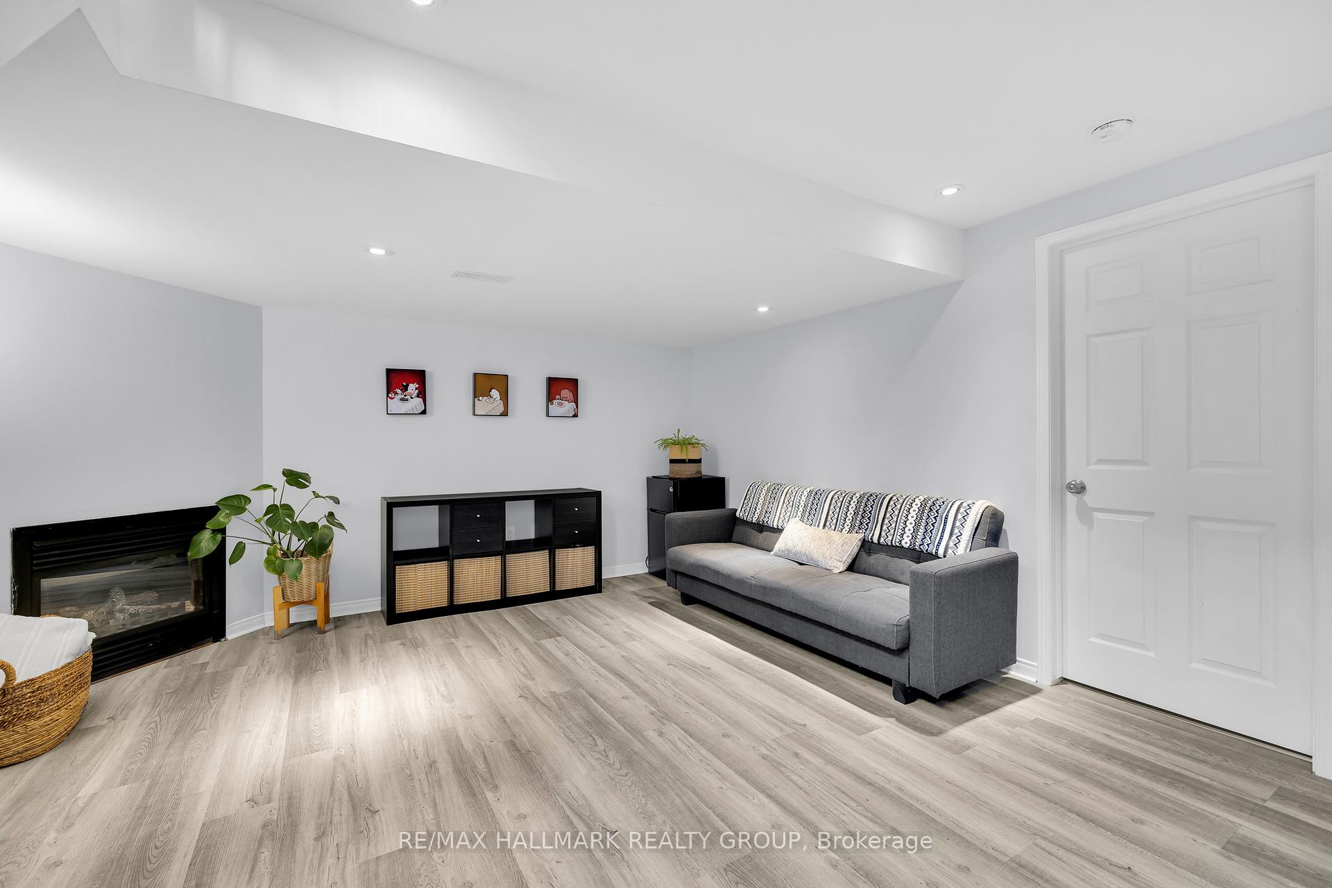 Photo 25 of 132 Laramie Crescent, Ottawa, Barrhaven - Stonebridge — HOMEH