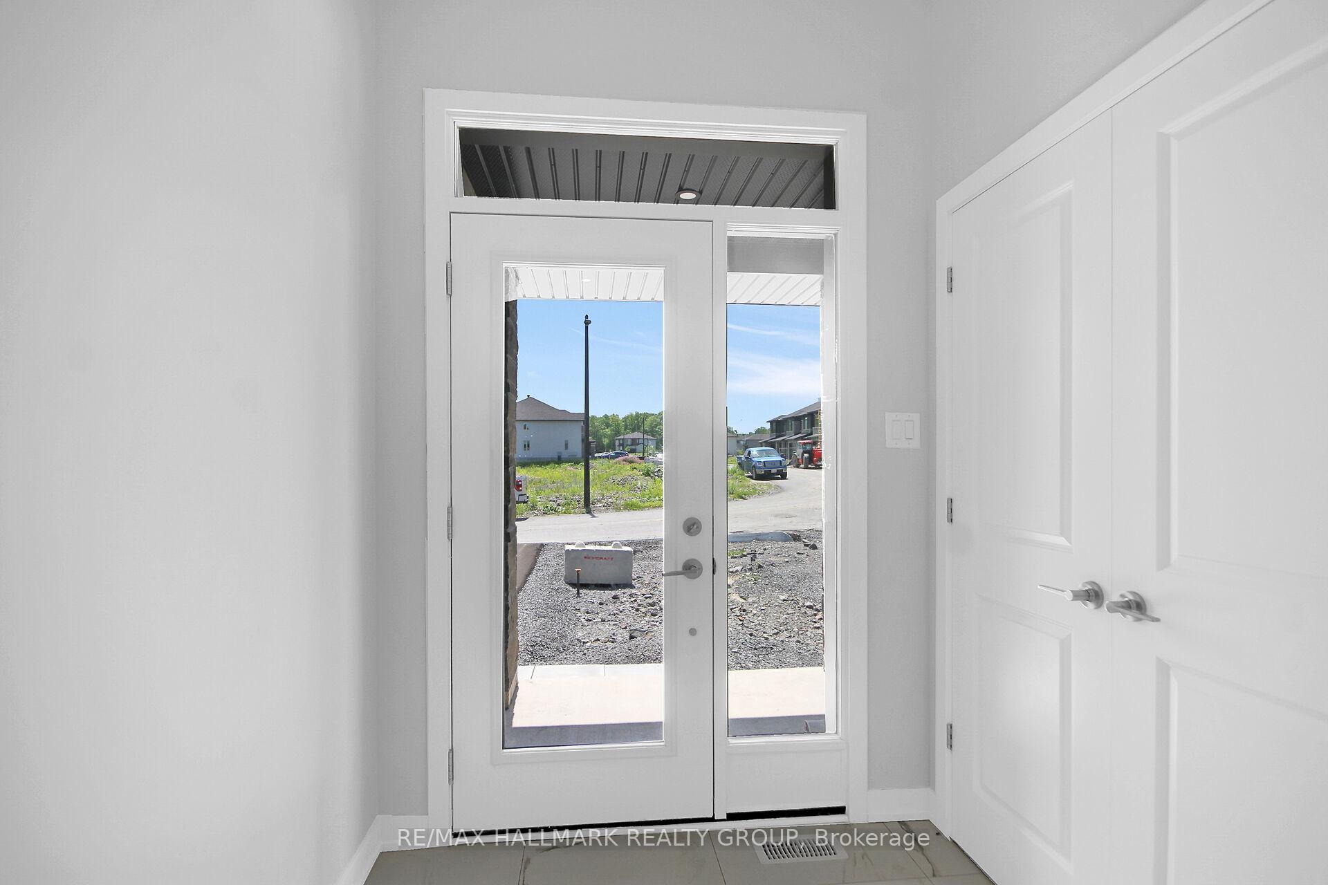 Photo 3 of 749 Newstead Crescent, Ottawa, Kanata - Kanata Lakes/Heritage Hills — HOMEH