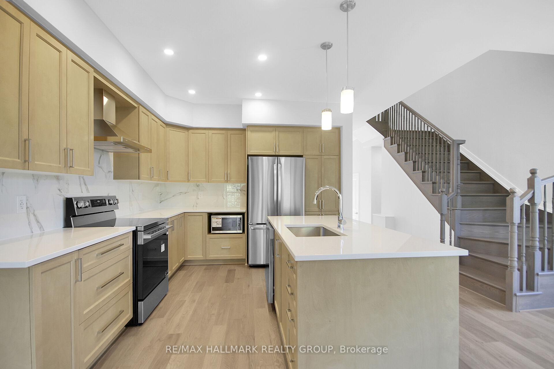 Photo 10 of 749 Newstead Crescent, Ottawa, Kanata - Kanata Lakes/Heritage Hills — HOMEH
