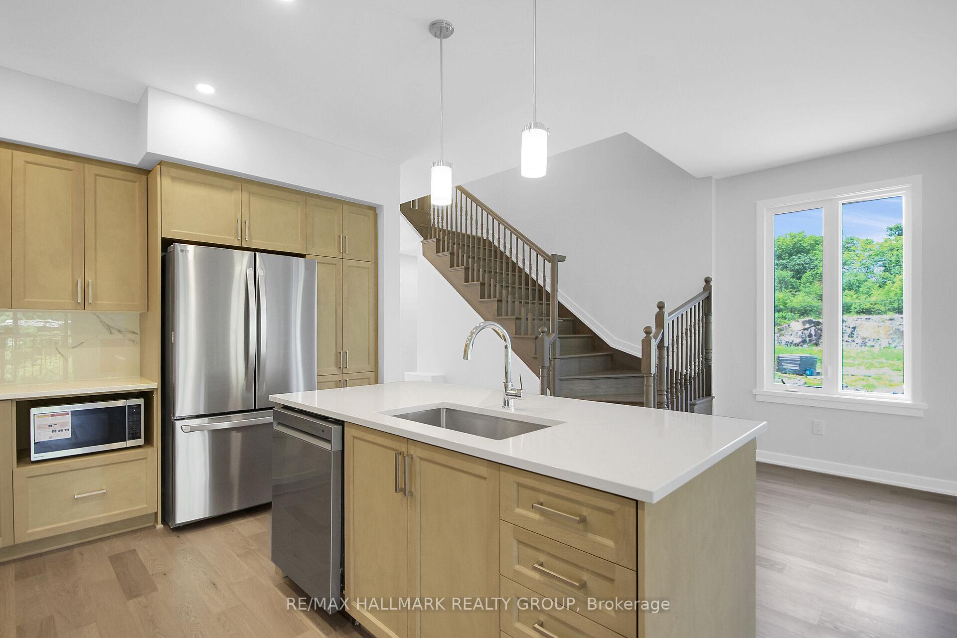 Photo 11 of 749 Newstead Crescent, Ottawa, Kanata - Kanata Lakes/Heritage Hills — HOMEH
