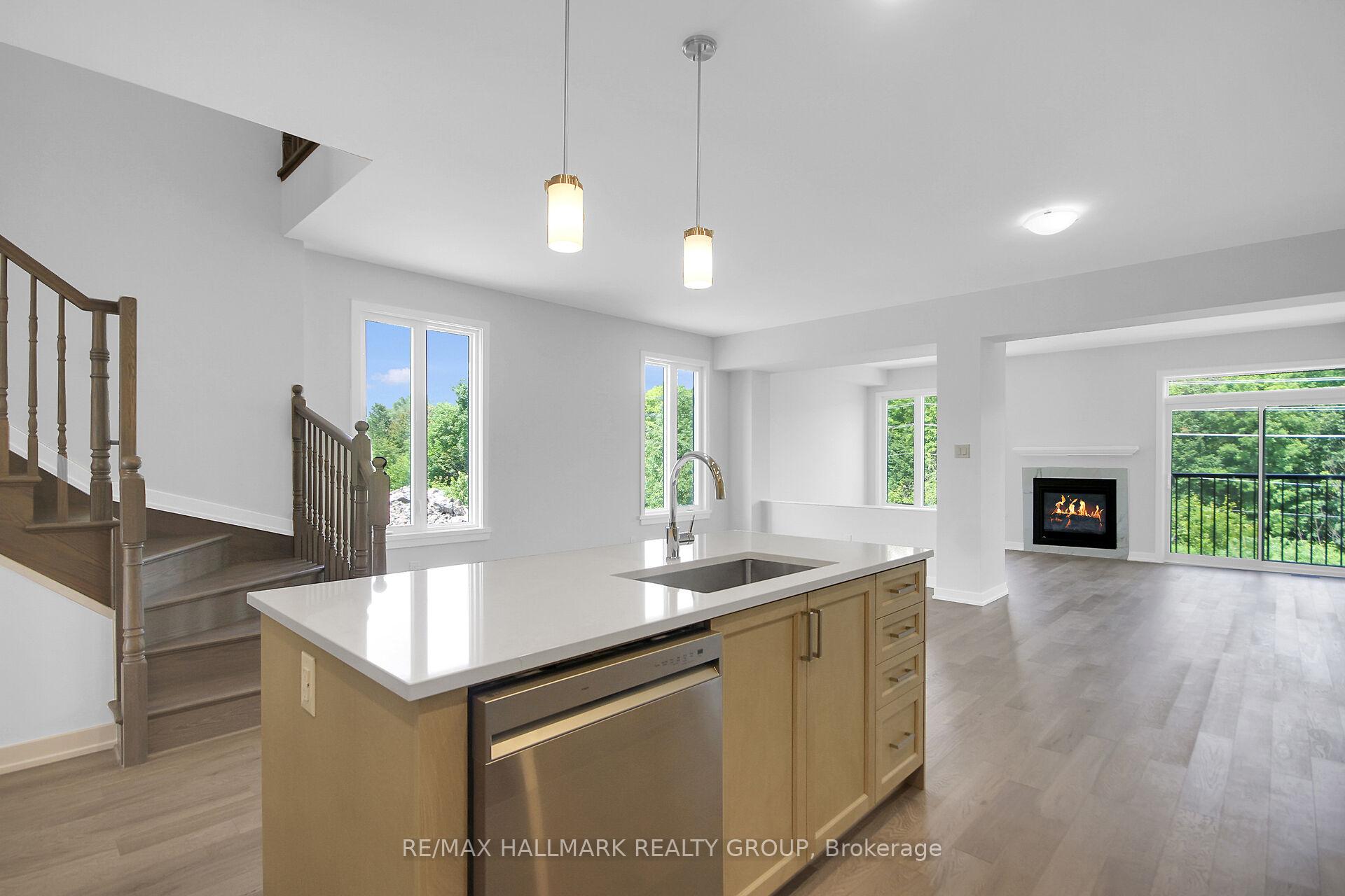 Photo 12 of 749 Newstead Crescent, Ottawa, Kanata - Kanata Lakes/Heritage Hills — HOMEH
