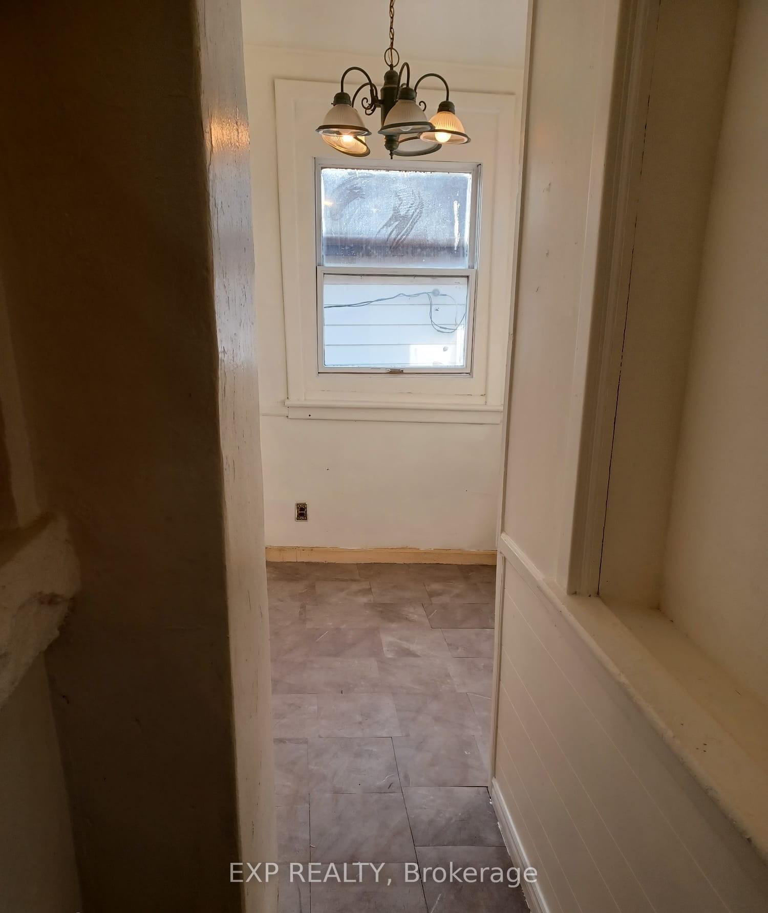 Photo 2 of 4 Rosemont Avenue, Hamilton, Stipley — HOMEH
