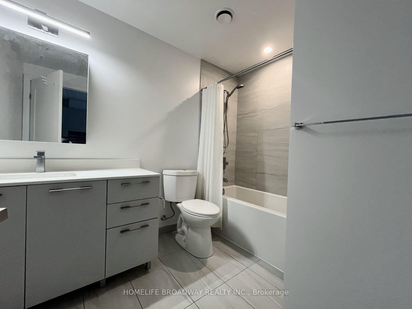 Photo 8 of Unit 926, 38 Water Walk Drive, Markham, Unionville — HOMEH