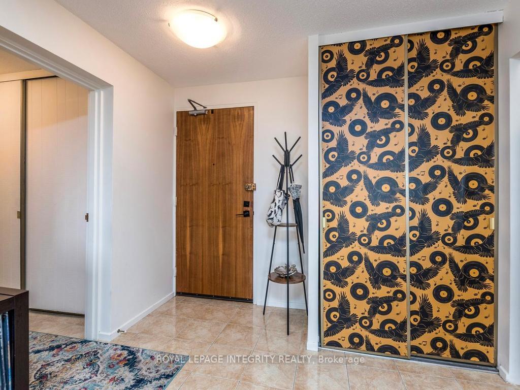 Photo 4 of Unit 606, 20 Chesterton Drive, Ottawa, Borden Farm/Stewart Farm/Carleton Heights/Parkwood Hills — HOMEH