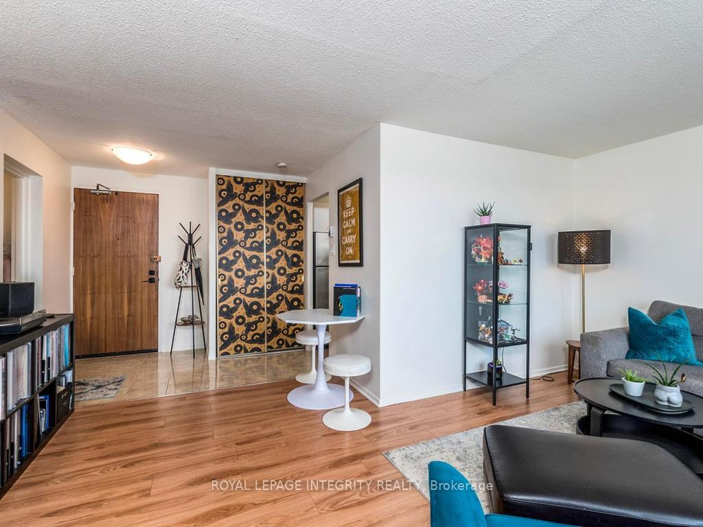 Photo 10 of Unit 606, 20 Chesterton Drive, Ottawa, Borden Farm/Stewart Farm/Carleton Heights/Parkwood Hills — HOMEH