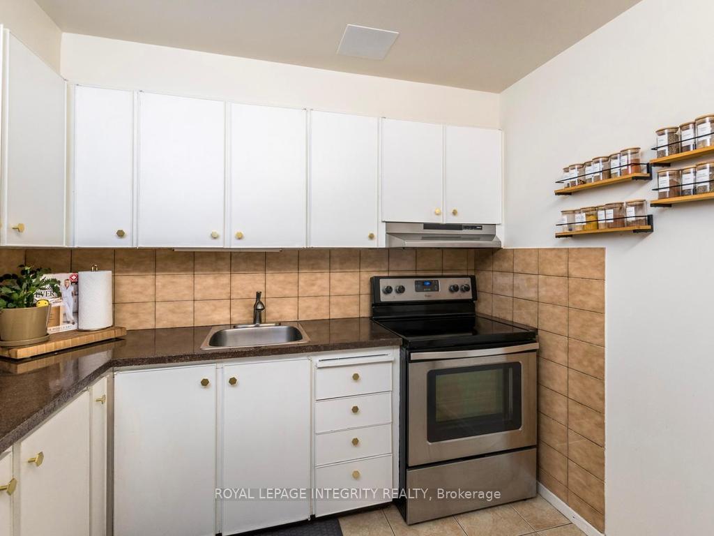 Photo 13 of Unit 606, 20 Chesterton Drive, Ottawa, Borden Farm/Stewart Farm/Carleton Heights/Parkwood Hills — HOMEH