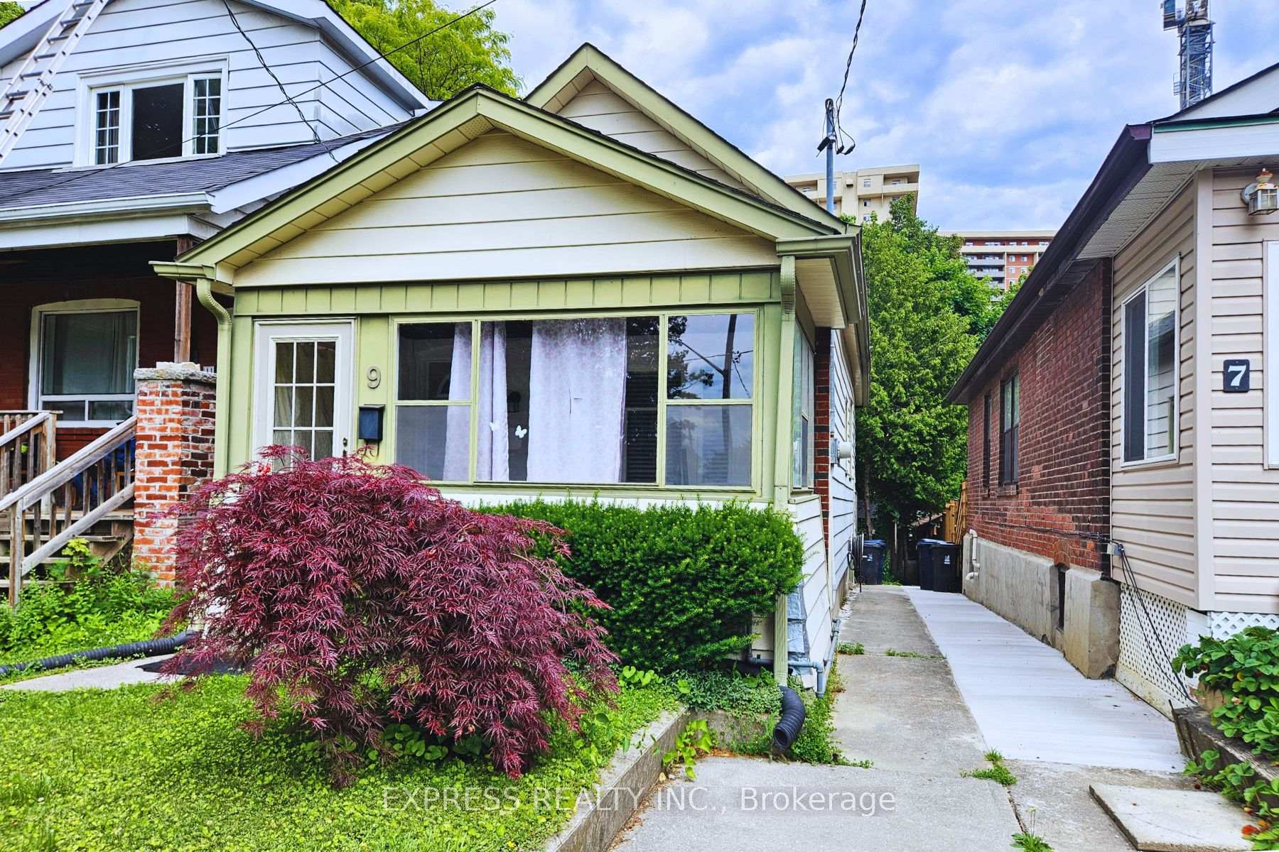 Photo 2 of 9 Bryant Avenue, Toronto, Crescent Town — HOMEH