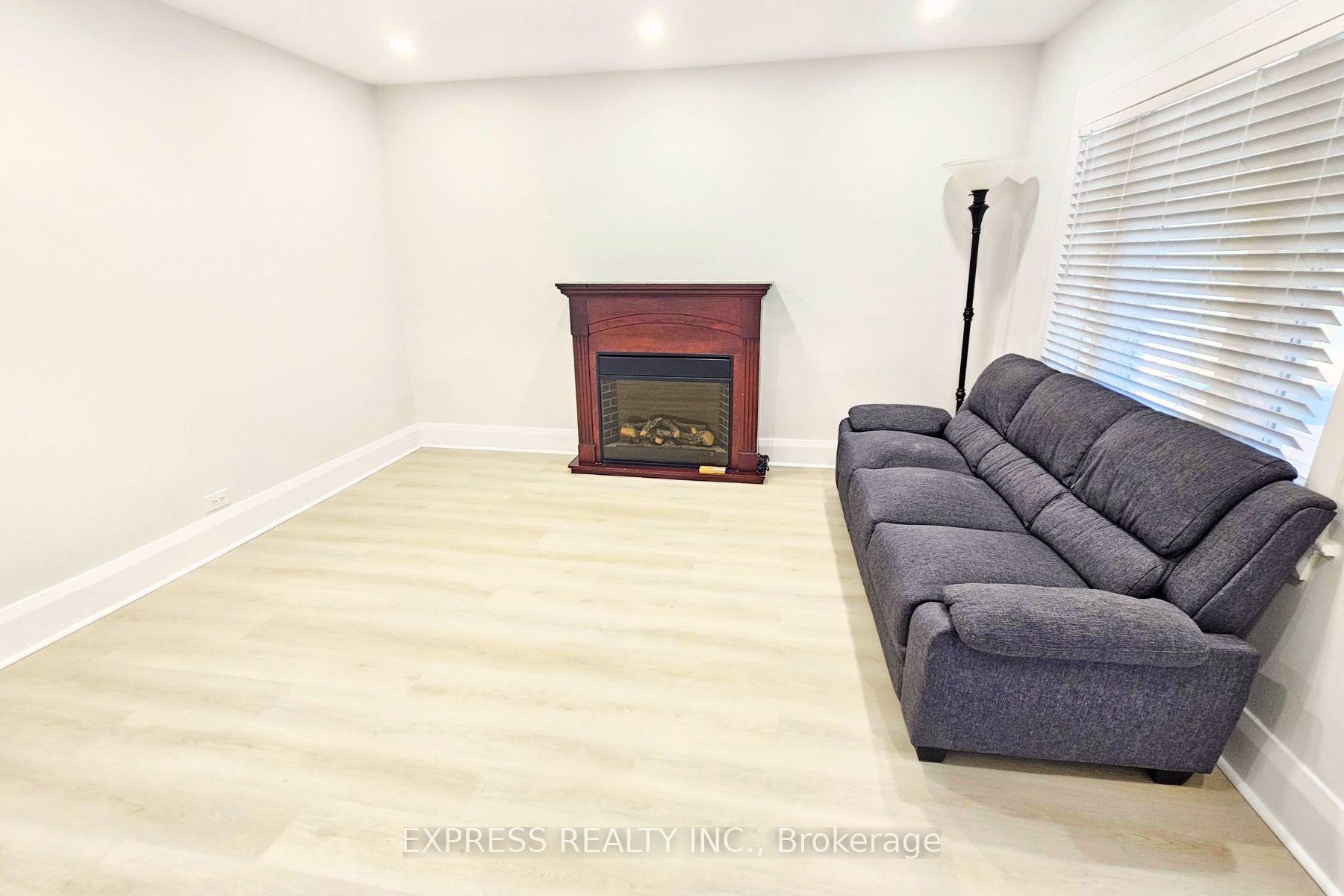 Photo 10 of 9 Bryant Avenue, Toronto, Crescent Town — HOMEH