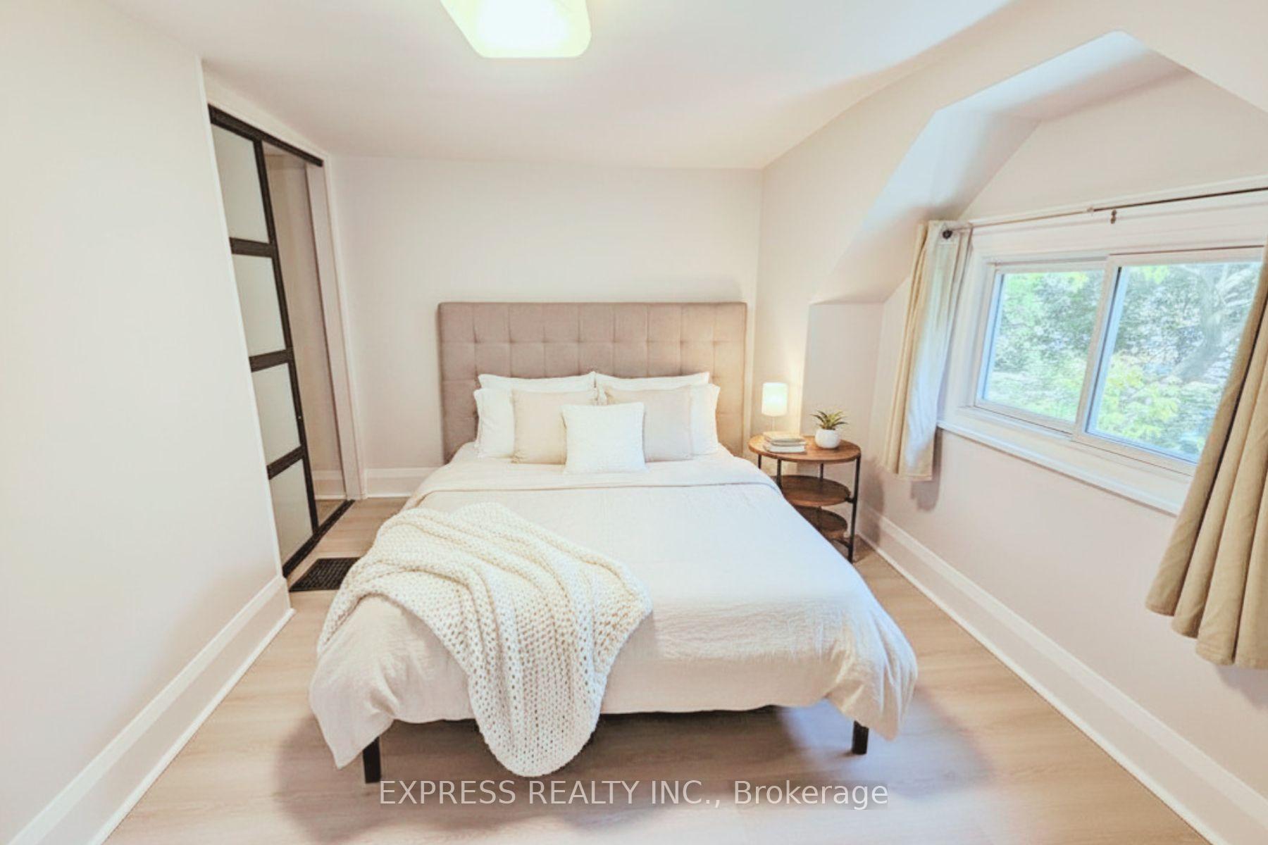 Photo 20 of 9 Bryant Avenue, Toronto, Crescent Town — HOMEH