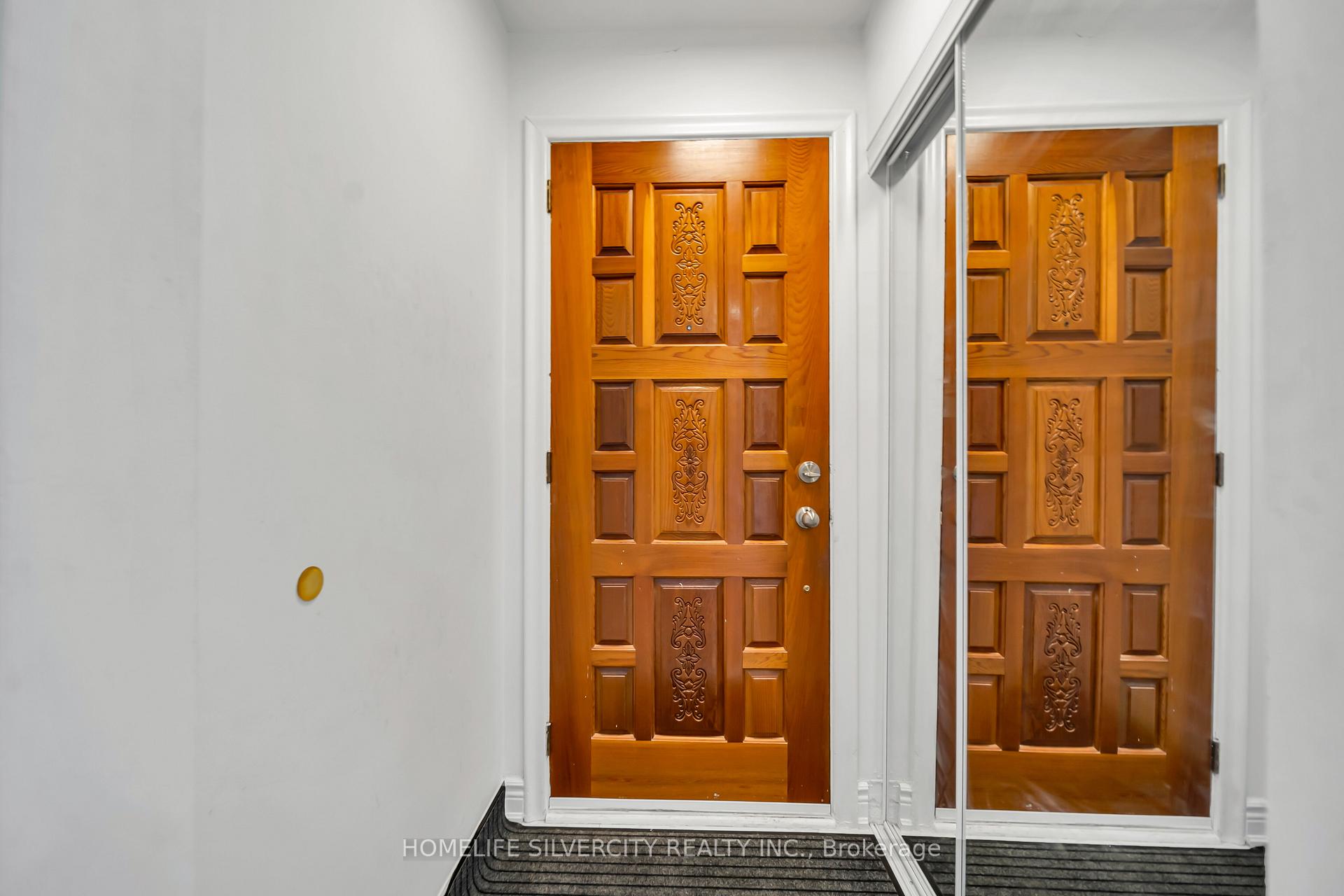 Photo 7 of 19 Pleasantview Avenue, Brampton, Brampton West — HOMEH