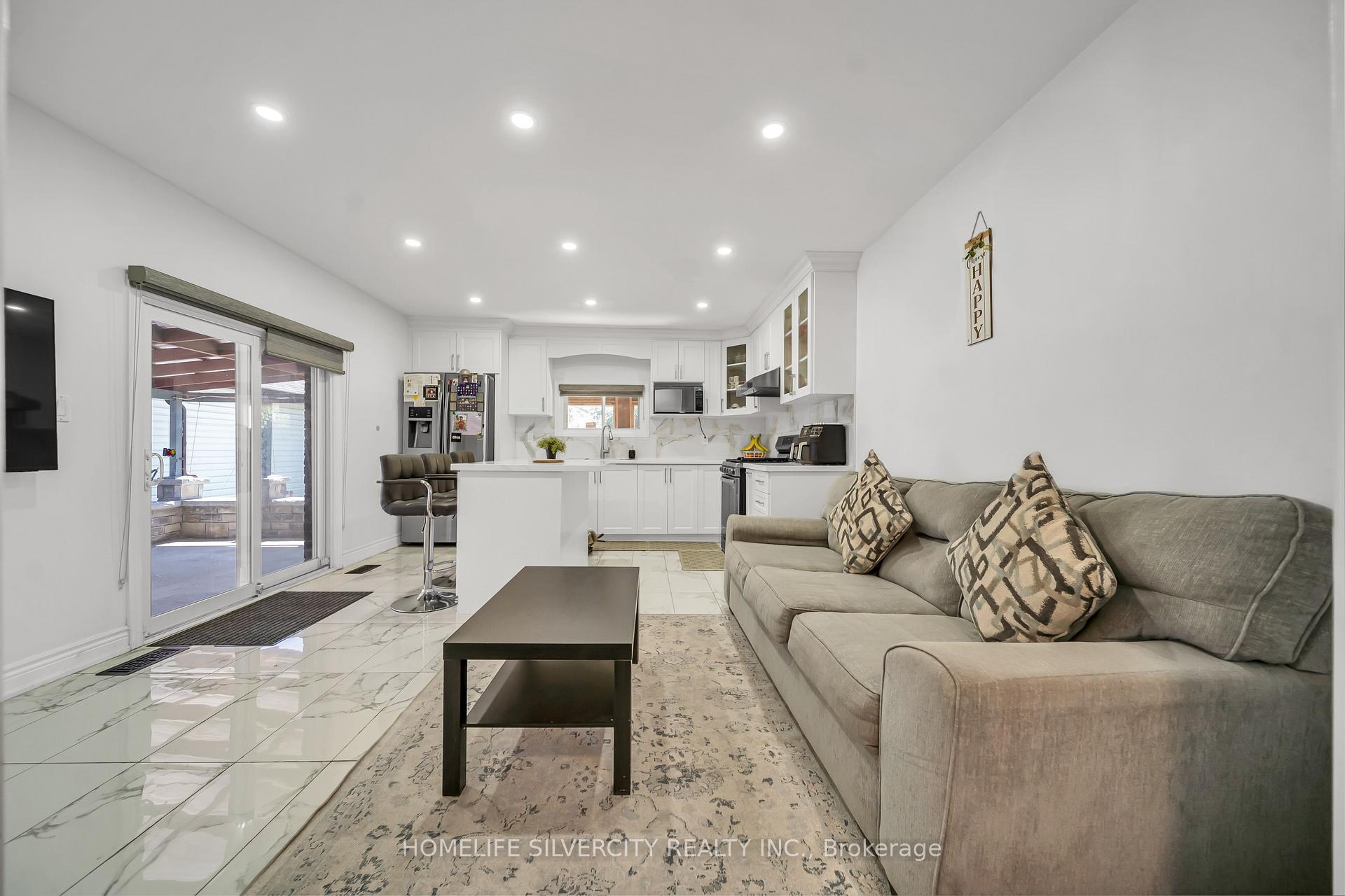 Photo 24 of 19 Pleasantview Avenue, Brampton, Brampton West — HOMEH