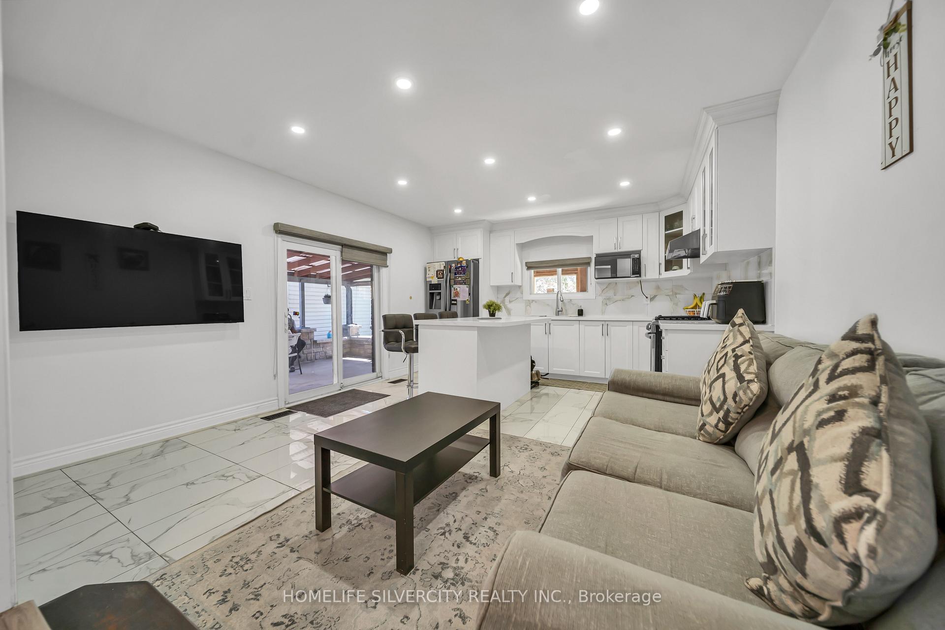 Photo 25 of 19 Pleasantview Avenue, Brampton, Brampton West — HOMEH