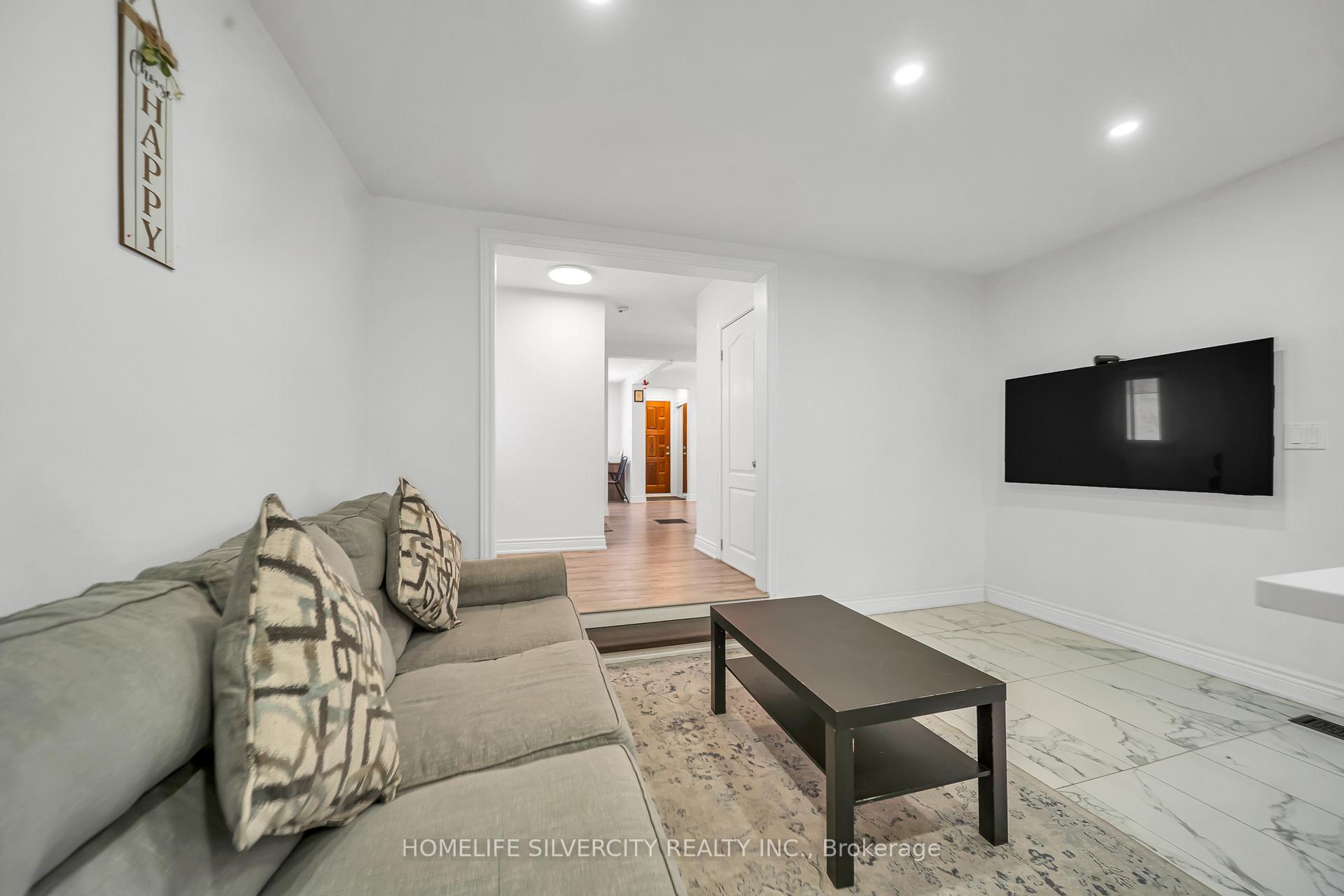 Photo 27 of 19 Pleasantview Avenue, Brampton, Brampton West — HOMEH