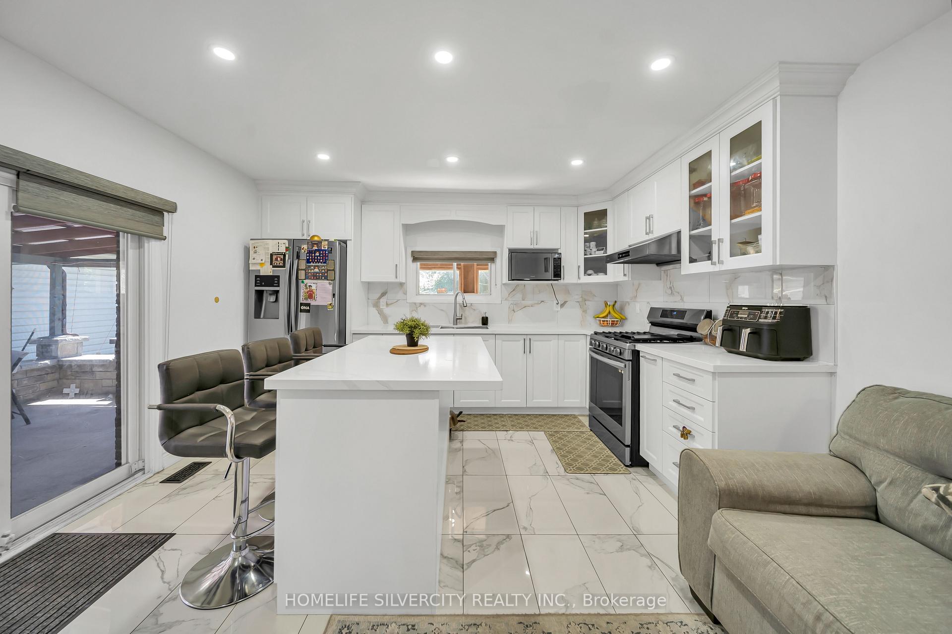 Photo 29 of 19 Pleasantview Avenue, Brampton, Brampton West — HOMEH